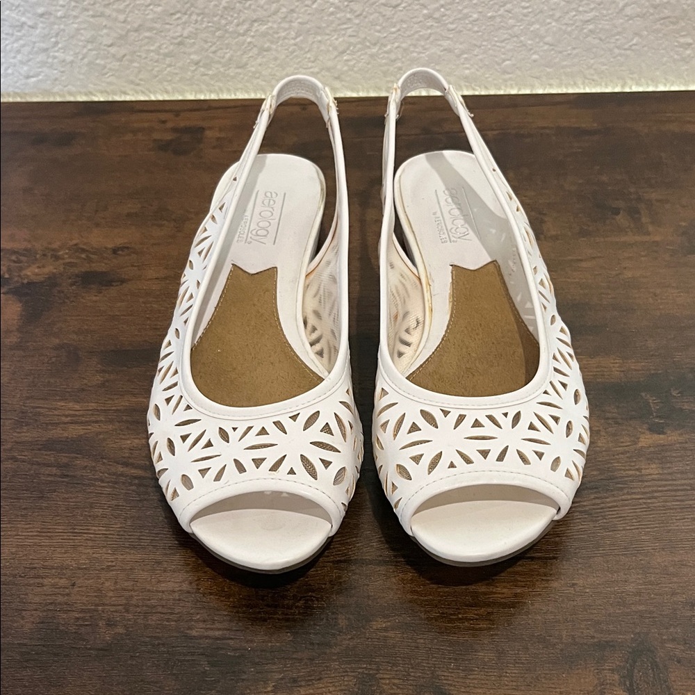 AEROSOLES Women's Cream Cutout Slingback Sandals